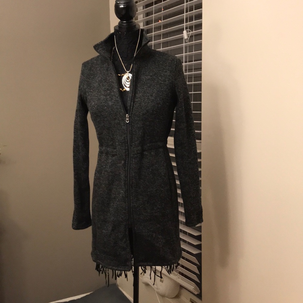 Bass jacket , waist gather, soft fleece feel lined , small, excellent